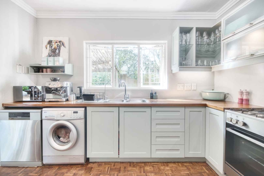 6 Bedroom Property for Sale in Northcliff Western Cape